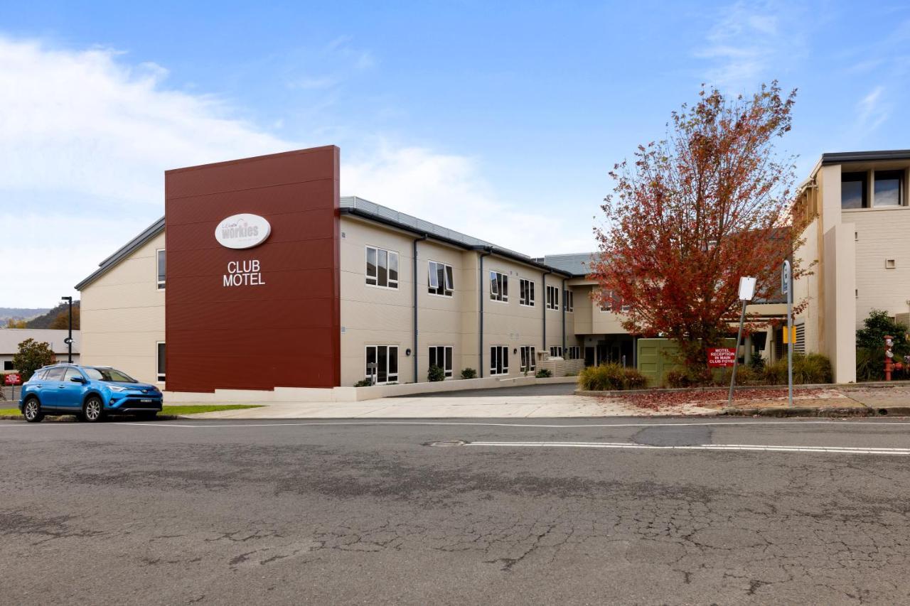 Workies Club Motel 4*